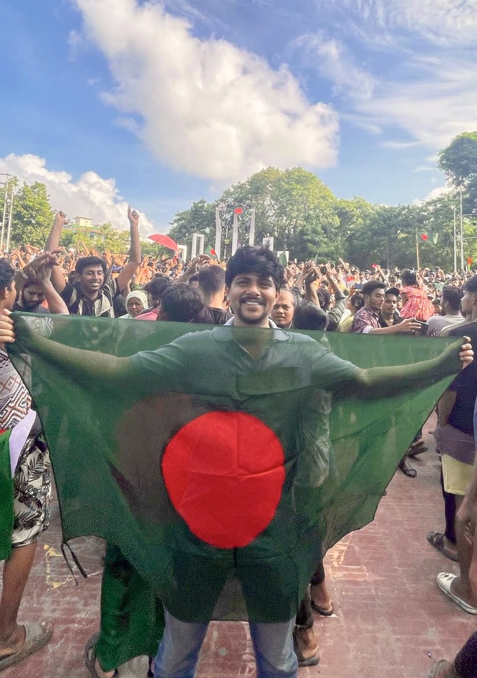 Muntaseer with Bangladesh flag